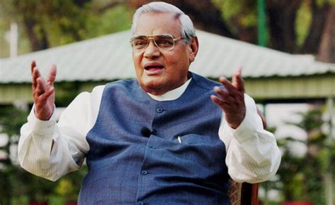 अटल बिहारी वाजपेयी की 6 मशहूर कविताएं | Atal Bihari Vajpayee famous poems