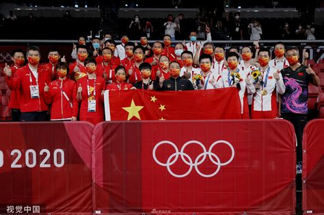 红金大气东京奥运会夺金时刻金牌海报设计图片下载_psd格式素材_熊猫办公