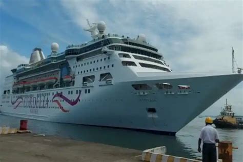 66 of 2,000 onboard Cordelia cruise ship test COVID positive in Goa