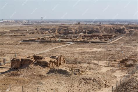 Premium Photo | Sumer civilization archaeological city of ur ziggurat ur