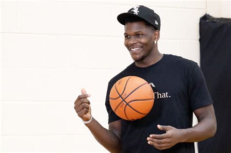 Anthony Edwards Addresses Alleged Texts Urging Abortion