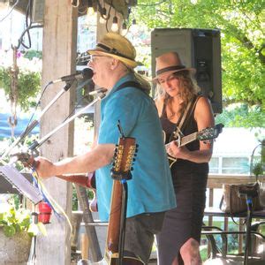 Rivercrest Village hosts their Annual Outdoor Event with The Guthries ...