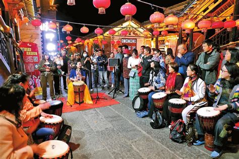 农历新年鼓手，马来西亚 库存图片. 图片 包括有 鼓手, 舞蹈, 马来西亚, 汉语, 红色, 节假日, 狮子 - 30776615