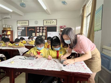 风雨无阻上学去，肇庆市小学三至四年级学生今天返校啦！|新冠肺炎_新浪新闻