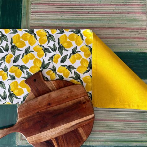 TABLE RUNNERS – OAK AND LILY