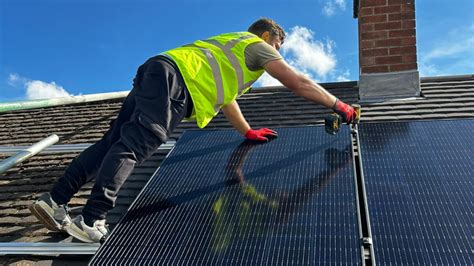 Solar Panel Installation 的图像结果