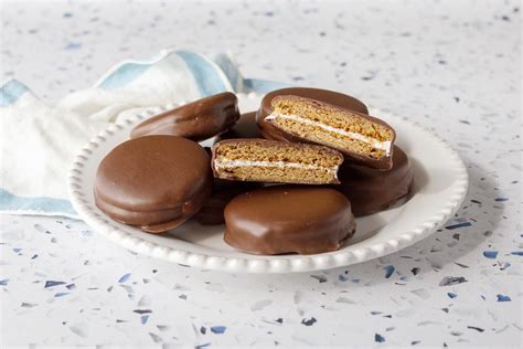 Moon Pie Recipe: How to Make This Tennessee Treat from Scratch