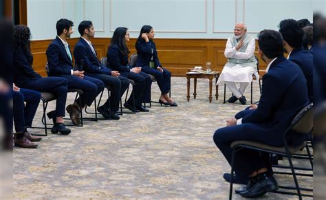 Chess Olympiad 2024: चेस ओलंपियाड विजेताओं ने मांगा पीएम मोदी से एक ...