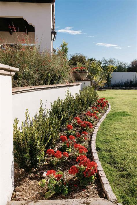 Landscaping Edging Ideas For House 39 Stylish Metal Garden Edging