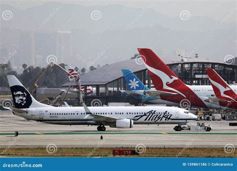 Alaska Airlines Taxiing at Los Angeles Airport LAX Editorial Photo ...