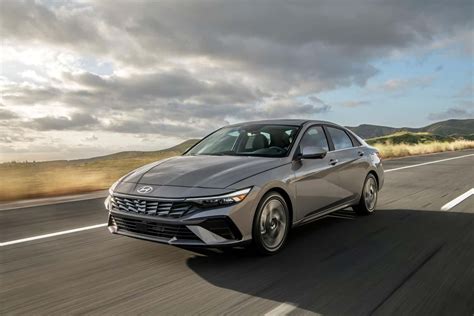 Two Hyundai Models Earn IIHS Top Safety Pick + Award for a Total of 7