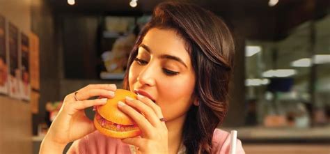 Dhurandhar Star Sara Arjun Recreated 14-Year-Old Ad, Fans Call Her Real ...