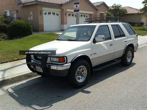 1995 Isuzu Rodeo Ls Sport Utility 4 - Door 2. 6l 4wd