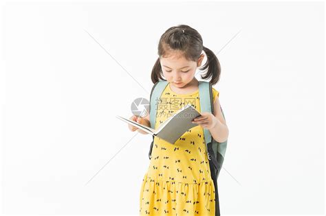 外国儿童上学阅读高清图片下载-正版图片501322317-摄图网