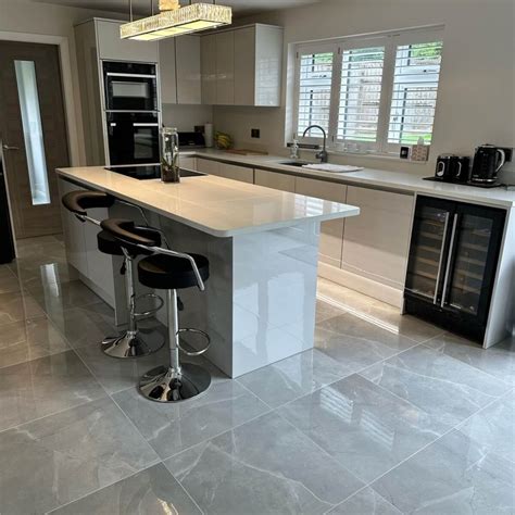 Porcelain Tile Kitchen Floor How To Combine Porcelain Tile With Wood