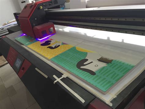 Uv平板打印机-设备展示--陕西顺为广告装饰工程有限公司