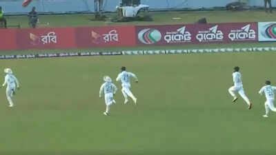 Watch: Five Bangladesh fielders chasing one ball in 2nd Test vs Sri ...