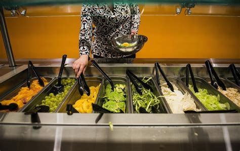 Best Cafeteria Designs from World’s Biggest Companies