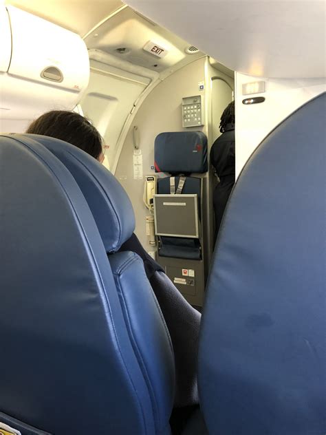 E170 Aircraft Seating Chart 的图像结果