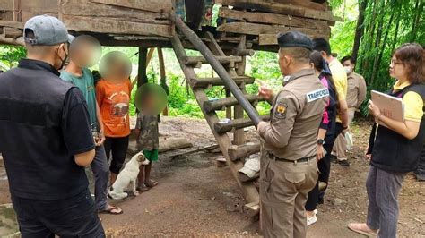 8-Year-Old Boy Communicates Only By Barking After Being Raised By 6 ...