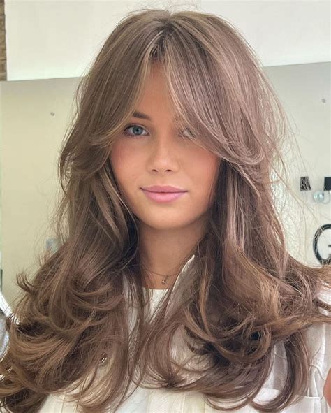 50 Cute Long Layered Haircuts with Bangs for 2025