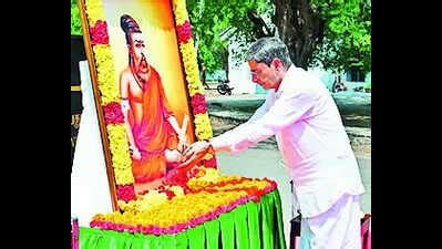 TN leaders criticise governor over saffron-robed Thiruvalluvar ...