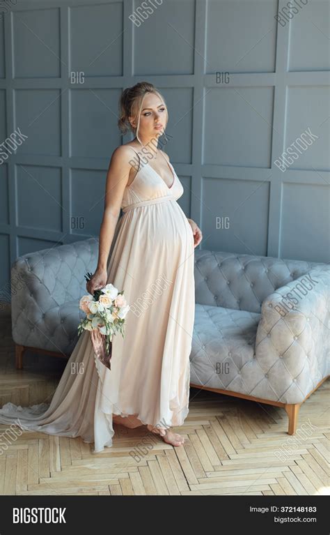 Rezultat imagine pentru Really Pregnant Bride