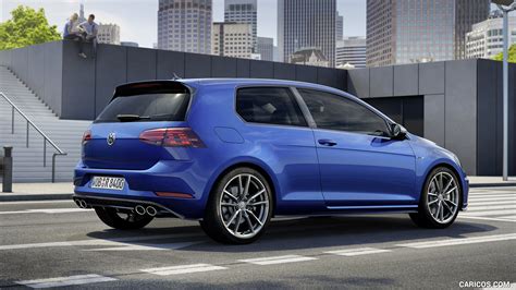 2017 Volkswagen Golf 7 R-Line Facelift | Rear Three-Quarter