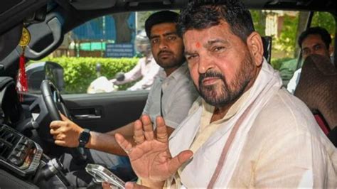 धारा 354, 354-ए और 506... बृजभूषण सिंह के खिलाफ चार्जशीट में क्या-क्या ...