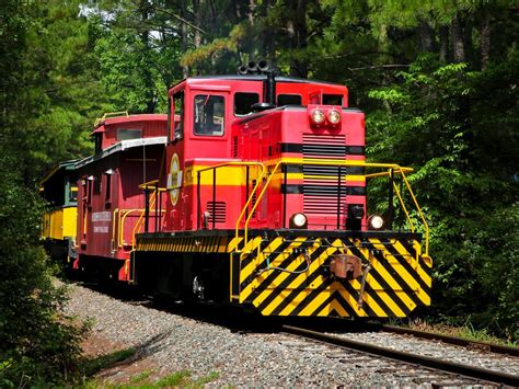 5 Most Scenic Train Rides in North Carolina - Holidays