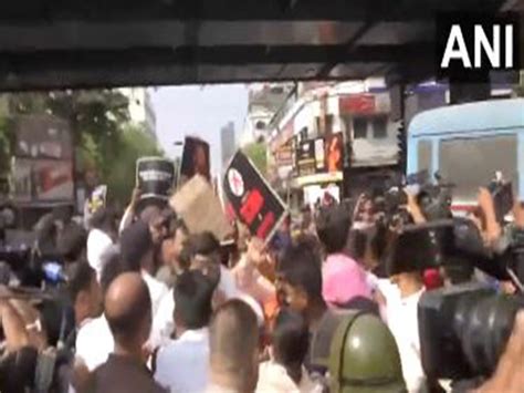 BJYM protests against CM Mamata Banerjee-led West Bengal Govt over SSC ...