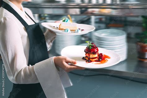 Waiter 的图像结果