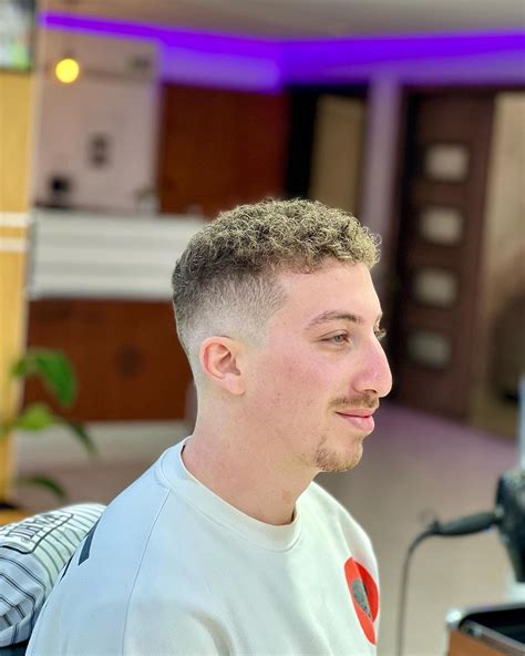 28 Ideas For Men’s Hairstyles Curly hair