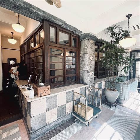 片山正通さんのインスタグラム写真 - (片山正通Instagram)「1889年創業 任天堂の旧本社社屋をリノベーションしたホテル “ 丸福樓／まるふくろう ” に宿泊して来ました。 和洋折衷 ...