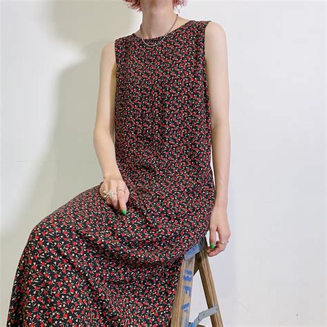 Black and red flower printed sleeveless long dress | LEMON