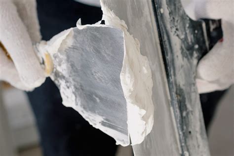 Spackle vs Joint Compound: Which Is Better for Your Project?