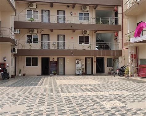 HOTEL MAPLE DELITE (Lucknow) - Hotel Reviews & Photos - Tripadvisor