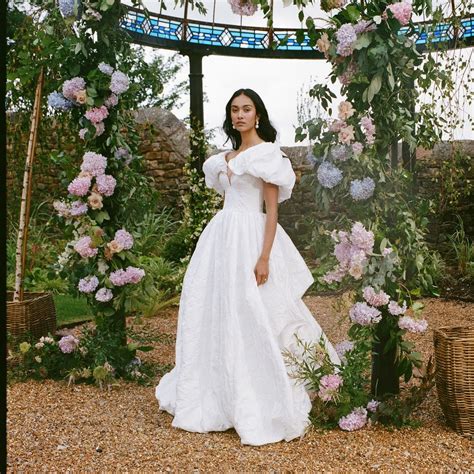 Sophie Habboo's 'emotional' Spanish wedding provides summer 2024 brides ...