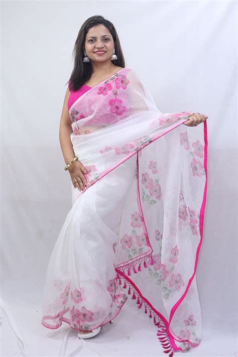 Stylish Off-White & Pink Organza Saree: Trendy Digital Print Design