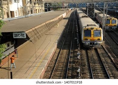 Mumbai India Local Train 的图像结果