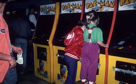 Fun Video Explores The "Forgotten Fads" of The 1980s — GeekTyrant