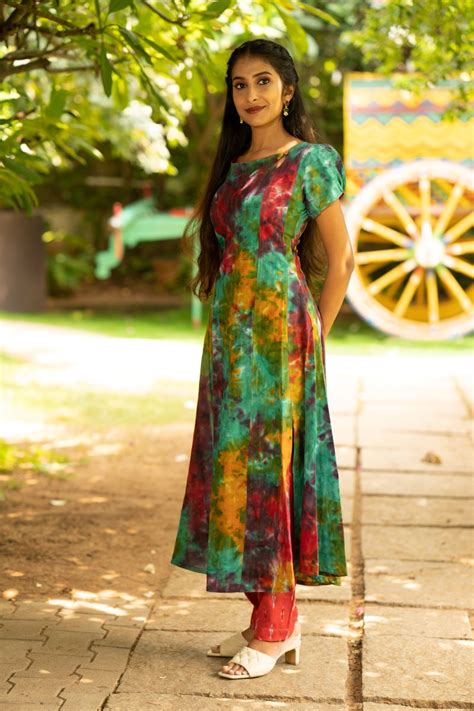 Bathik Shibori Cotton Boat neck Paneled Kurta with Puff Sleeves, Multi ...