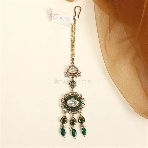Designer Kundan Green Maang Tikka With Pearls