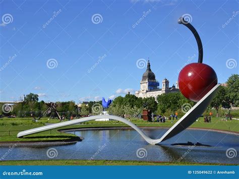 Spoonbridge and Cherry Sculpture, in Minneapolis, Minnesota Editorial ...