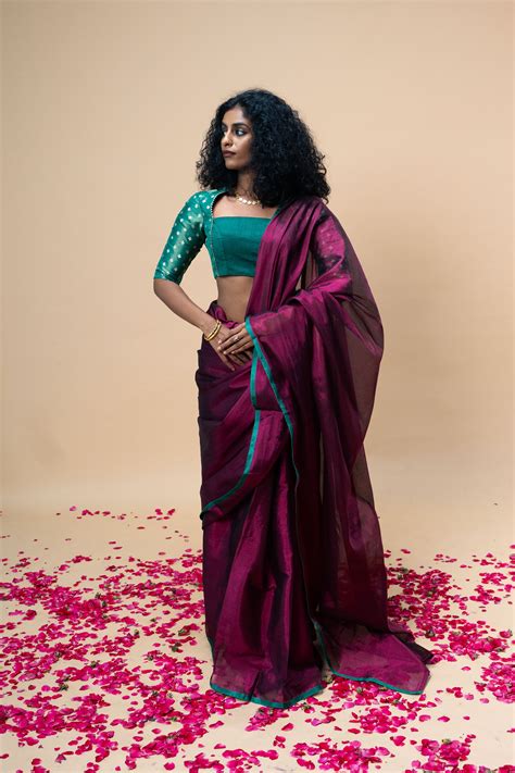 Buy Dark Pink Handwoven Tissue Saree With Green Border | Huts and Looms