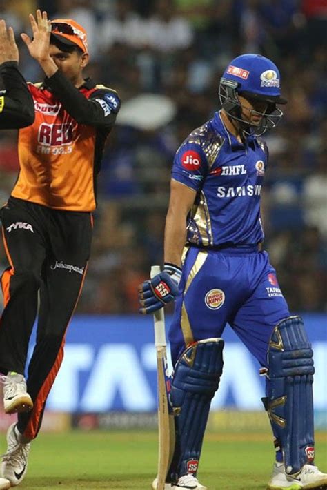 SRH: Get Latest Buzz, Updates, Gossip, Photos & Videos