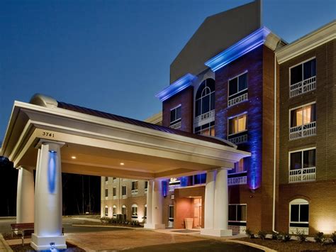 Hotels near NC State University | Holiday Inn Express & Suites Raleigh ...