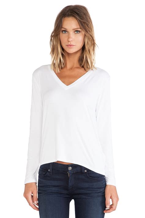 Feel the Piece Alec V Neck in White | REVOLVE