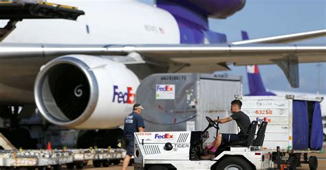 FedEx to expand Memphis world hub