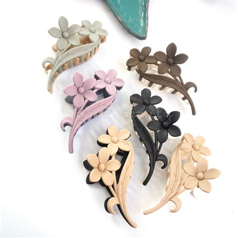 LARGE DUAL SHADED FLOWER CLAW CLUTCHER – SAAR BEAUTY